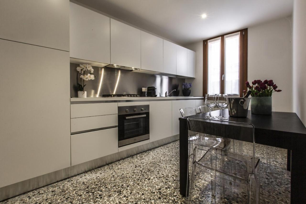 Charming Apartment On The Grand Canal R&R Veneza Exterior foto